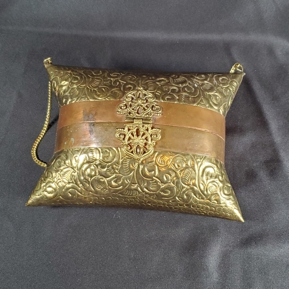 60's Brass and Copper Pillow Purse - Picture 8 of 8